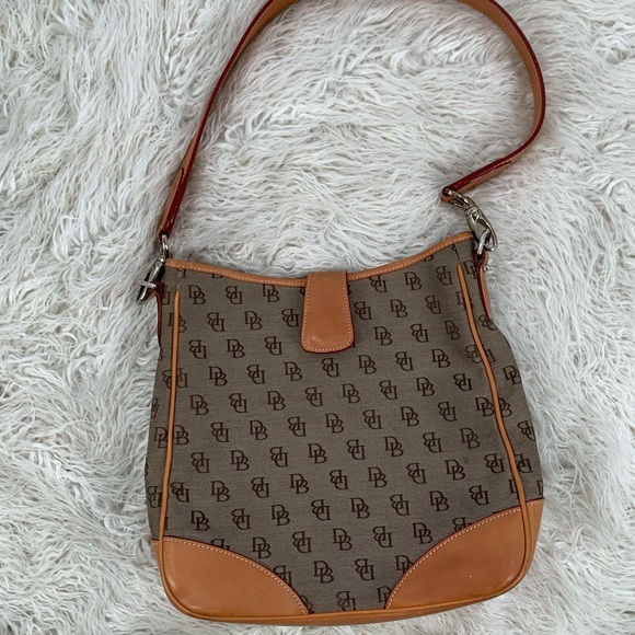 Dooney & Bourke Handbags - Dooney & Bourke Leather Cloth Logo Shoulder Bag Purse